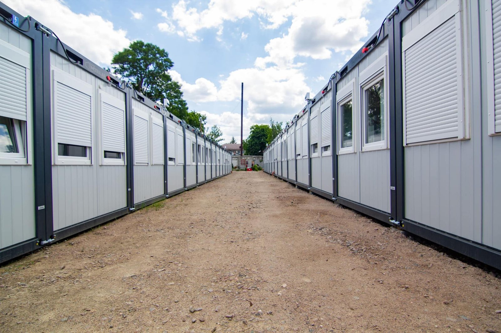 Modular prefabricated units installed on a prepared site